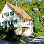 Oesterle - Idyllisches Schwarzwaldhaus Am Bach Mit Terrasse & Balkon