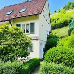 Σπίτι διακοπών Oesterle - Idyllisches Schwarzwaldhaus Am Bach Mit Terrasse & Balkon *