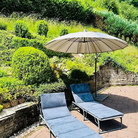 Oesterle - Idyllisches Schwarzwaldhaus Am Bach Mit Terrasse & Balkon *